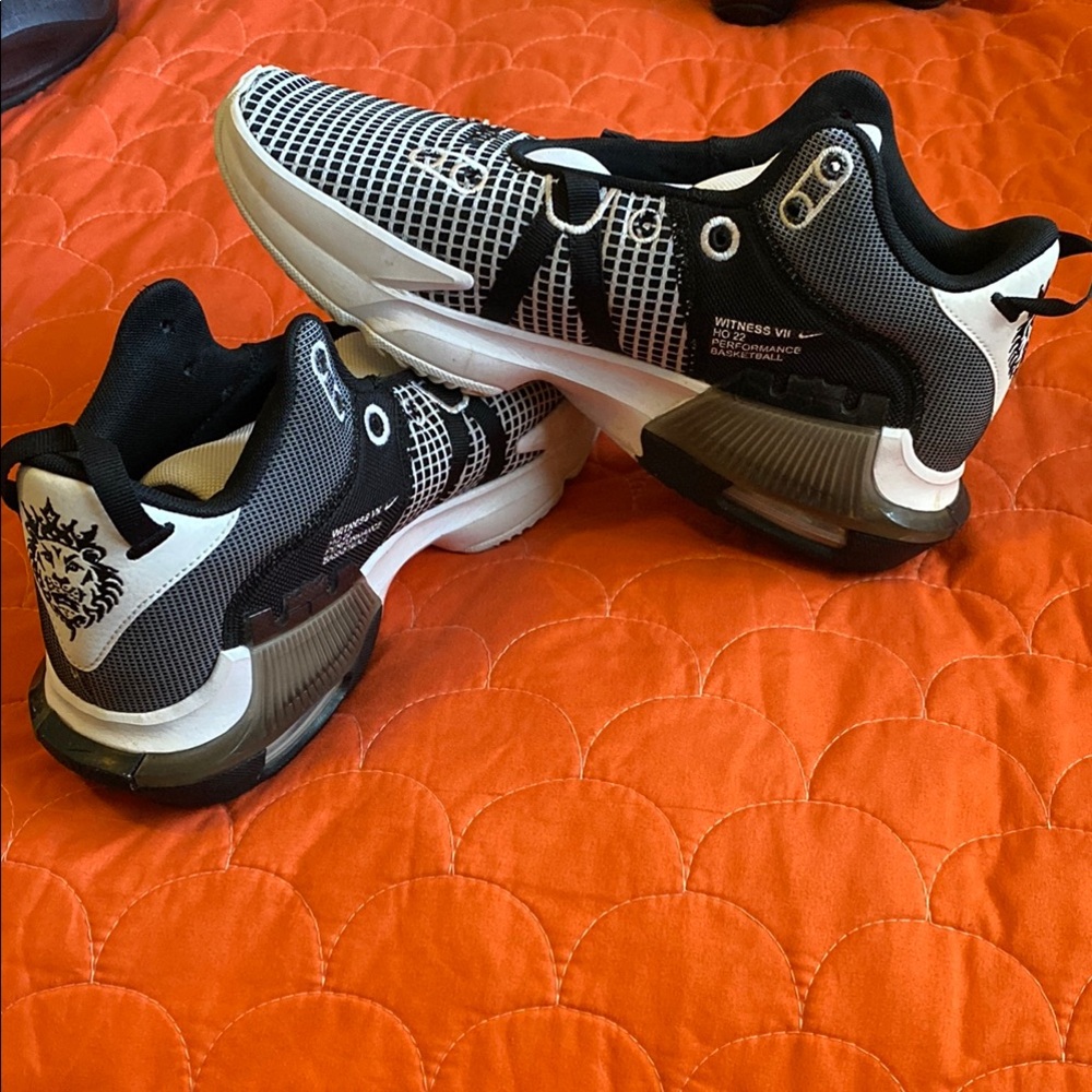 Nike Witness VI Black and White Sneakers